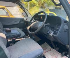 Toyota (Hiace) Dolpin - 2