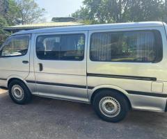 Toyota (Hiace) Dolpin - 3