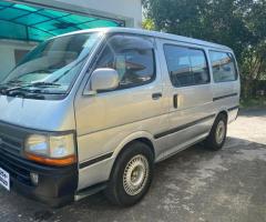 Toyota (Hiace) Dolpin - 4
